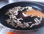 五花肉粉条焖干豆角的做法图解3