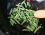 香菇豆角炒鸡腿肉的做法图解6