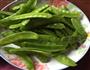 荷兰豆炒鸡珍的做法图解1