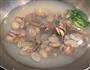 韭黄蛤蜊炒肉丝的做法图解1