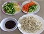 黄豆酱拌素面的做法图解1