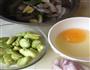 鲜虾蚕豆炒蛋的做法图解3