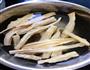 凉拌菜豆笋的做法图解1