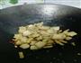 五花肉炒青黄豆的做法图解2
