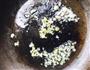 西芹炒莲米的做法图解2