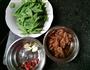 四季豆炒肉片的做法图解1