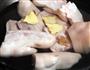 时光里的吮指腐乳花生炖猪蹄的做法图解3